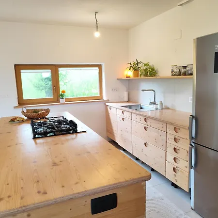 Apartment Naravna Lesena Hisa V Naravi Z Lastnim Vrtom *