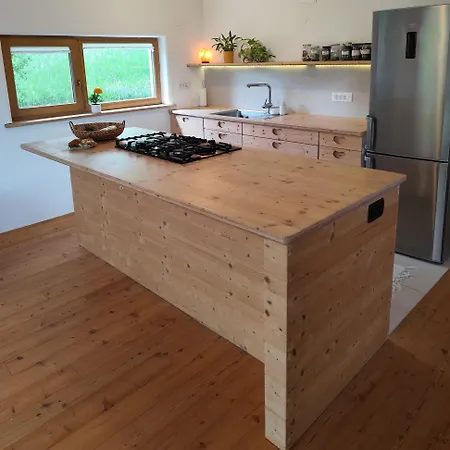 Naravna Lesena Hisa V Naravi Z Lastnim Vrtom Апартаменты