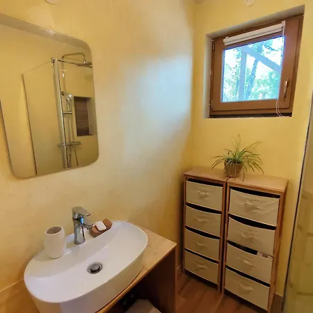 Apartment Naravna Lesena Hisa V Naravi Z Lastnim Vrtom *