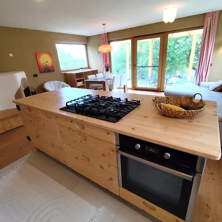 Apartment Naravna Lesena Hisa V Naravi Z Lastnim Vrtom