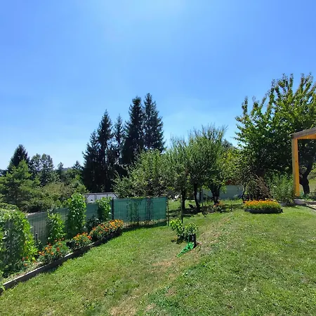 Apartment Naravna Lesena Hisa V Naravi Z Lastnim Vrtom