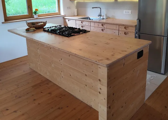 Naravna Lesena Hisa V Naravi Z Lastnim Vrtom דירה