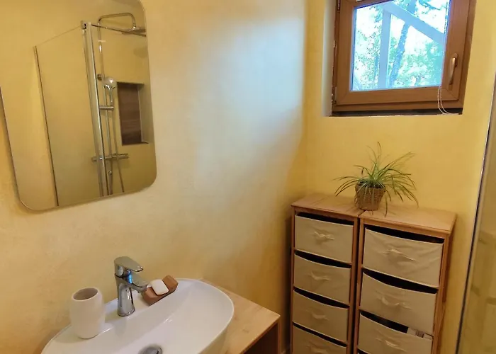 דירה Naravna Lesena Hisa V Naravi Z Lastnim Vrtom *