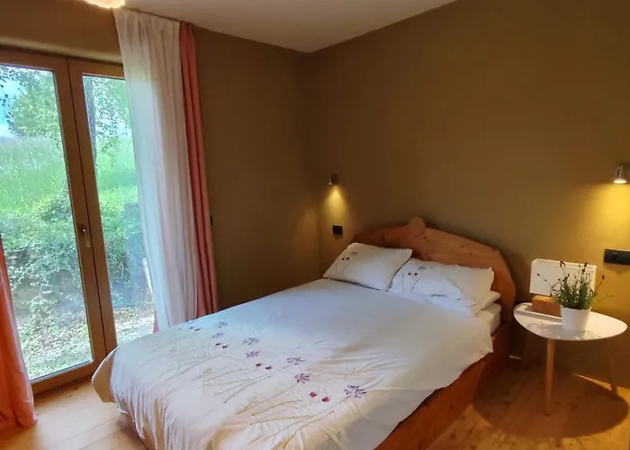 דירה Naravna Lesena Hisa V Naravi Z Lastnim Vrtom Ig