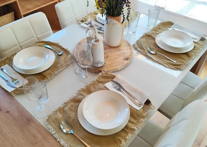 Naravna Lesena Hisa V Naravi Z Lastnim Vrtom *