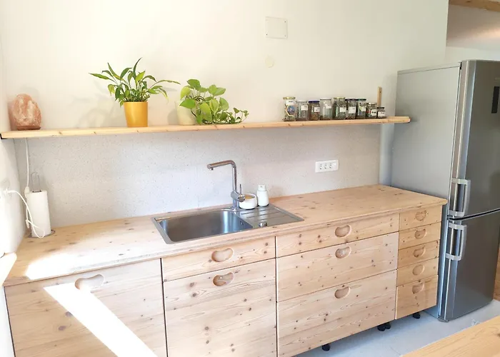 Naravna Lesena Hisa V Naravi Z Lastnim Vrtom דירה *