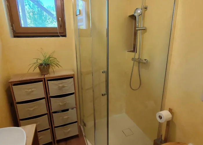 דירה Naravna Lesena Hisa V Naravi Z Lastnim Vrtom *