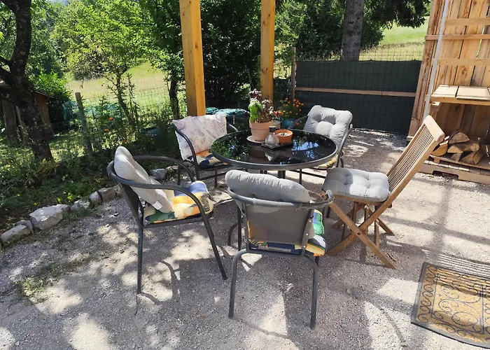 דירה Naravna Lesena Hisa V Naravi Z Lastnim Vrtom *