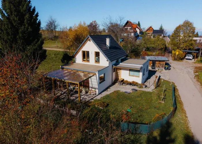 Naravna Lesena Hisa V Naravi Z Lastnim Vrtom *